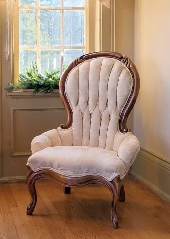 What Is A Queen Anne Chair?